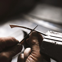 Dozorme of high-end knives in Auvergne